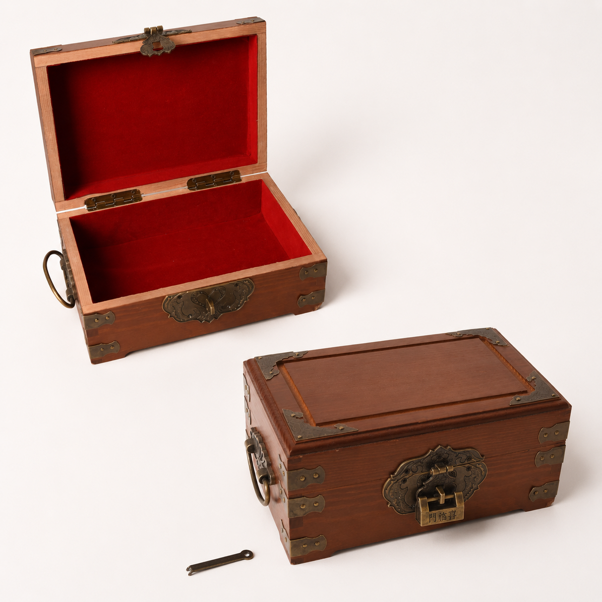 Cutie Vintage Dreptunghiulara pentru Bijuterii si Obiecte de Valoare – Eleganta si Protectie
