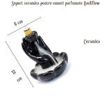 Suport Ceramic pentru Conuri Parfumate Backflow – Mana Lotusului